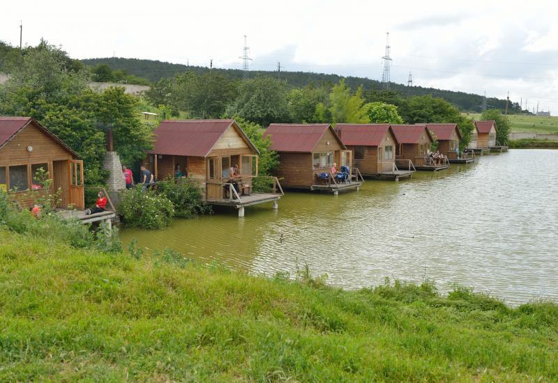 База отдыха осетровый пруд