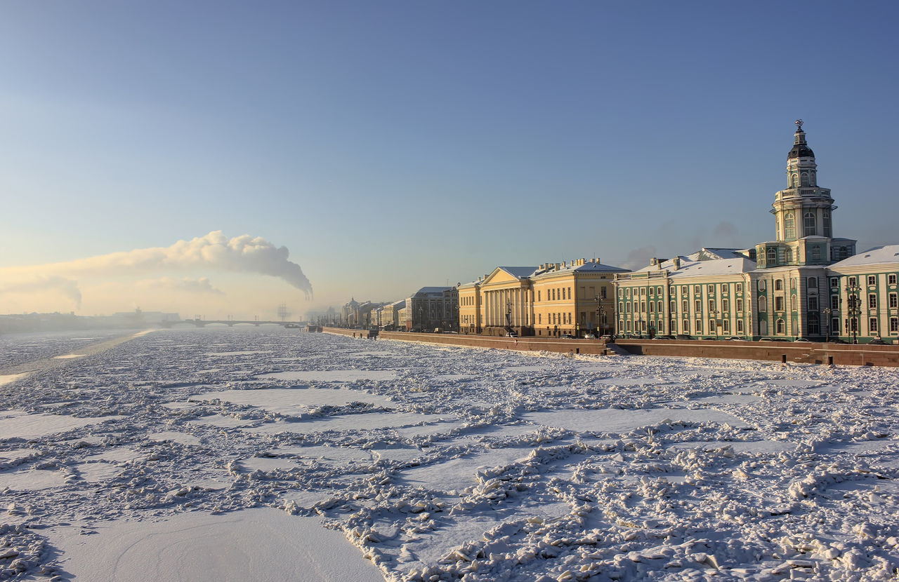 Декабрь в спб. Санкт-Петербург зима. Санкт-Петербург зимой. Питер зима Герцена. Заснеженный Питер.